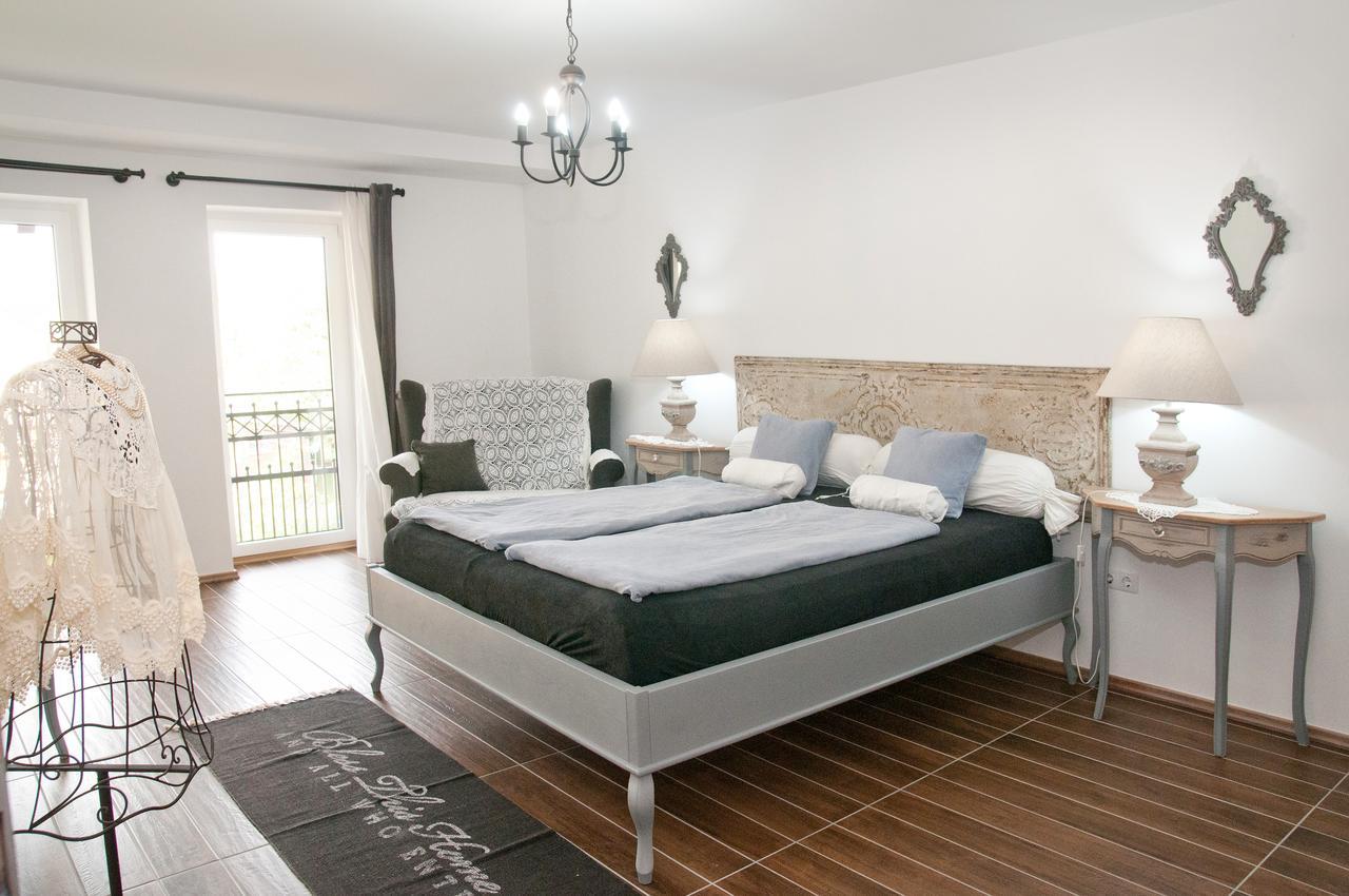 Anita Home Gyenesdias Bagian luar foto