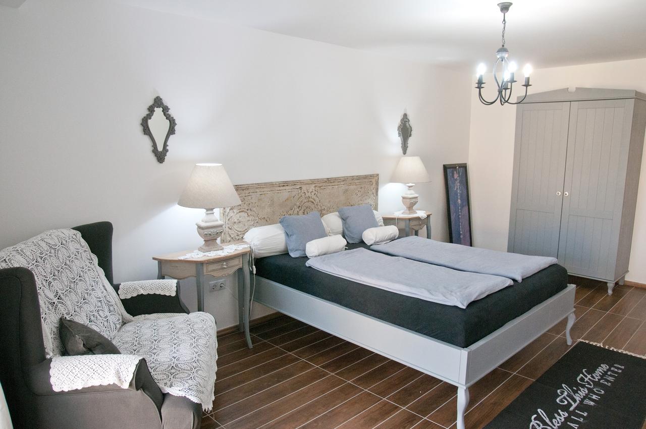 Anita Home Gyenesdias Bagian luar foto