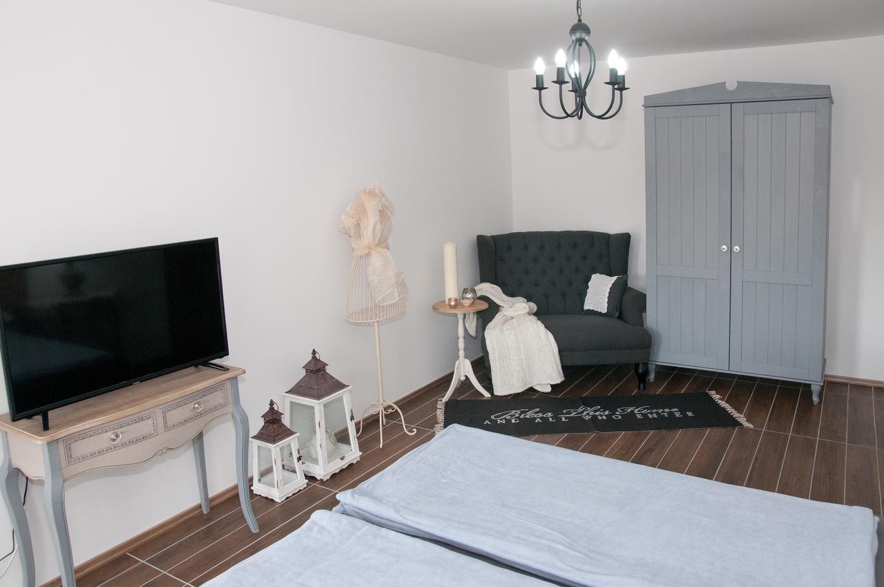 Anita Home Gyenesdias Bagian luar foto