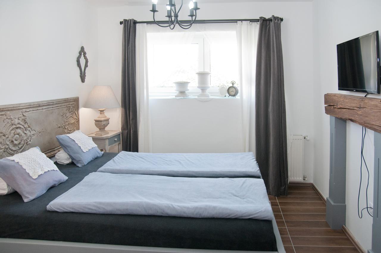 Anita Home Gyenesdias Bagian luar foto