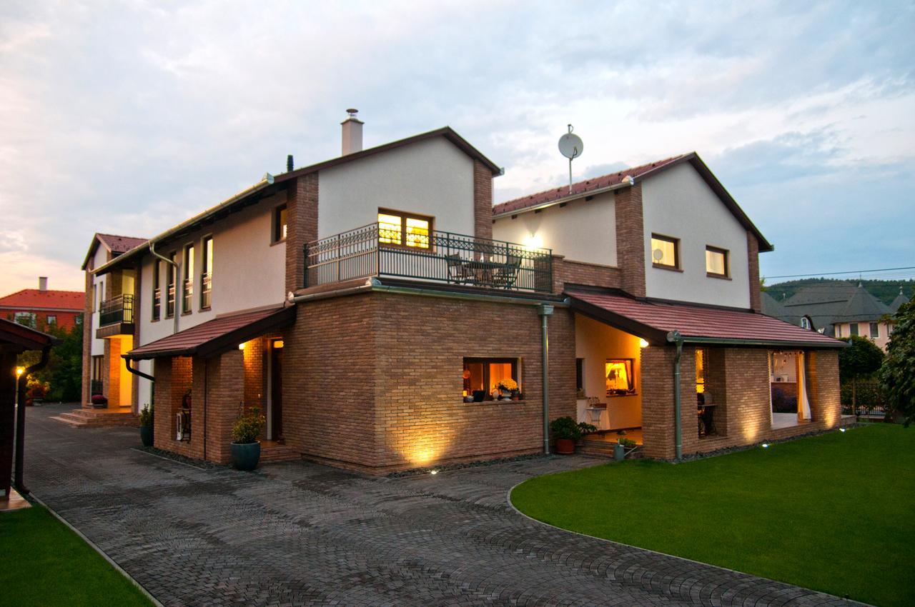 Anita Home Gyenesdias Bagian luar foto