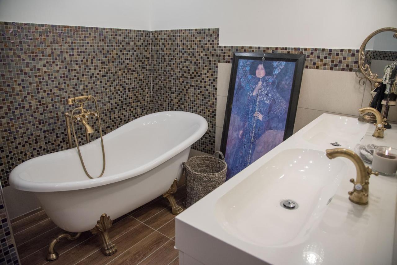 Anita Home Gyenesdias Bagian luar foto